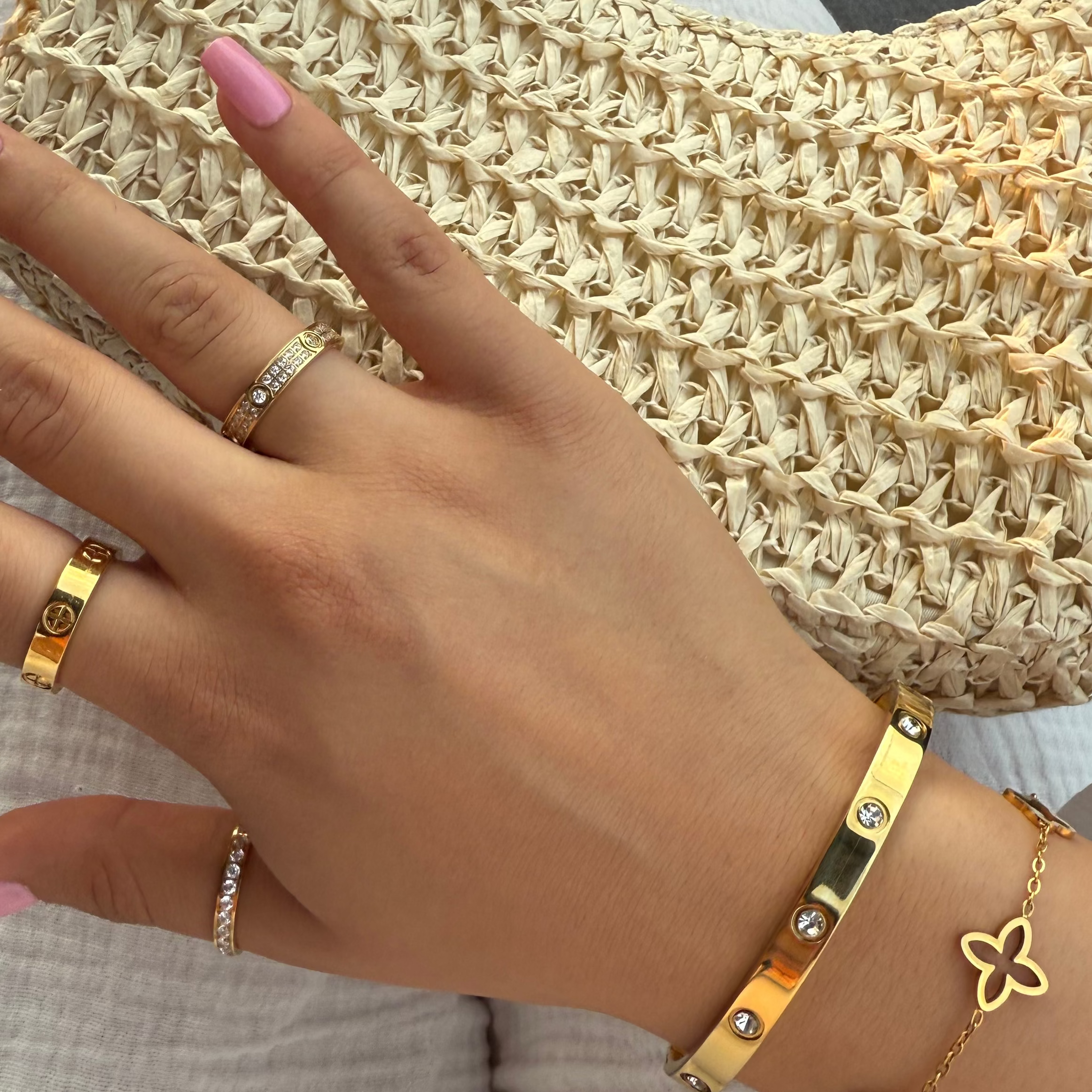 Velia Ring