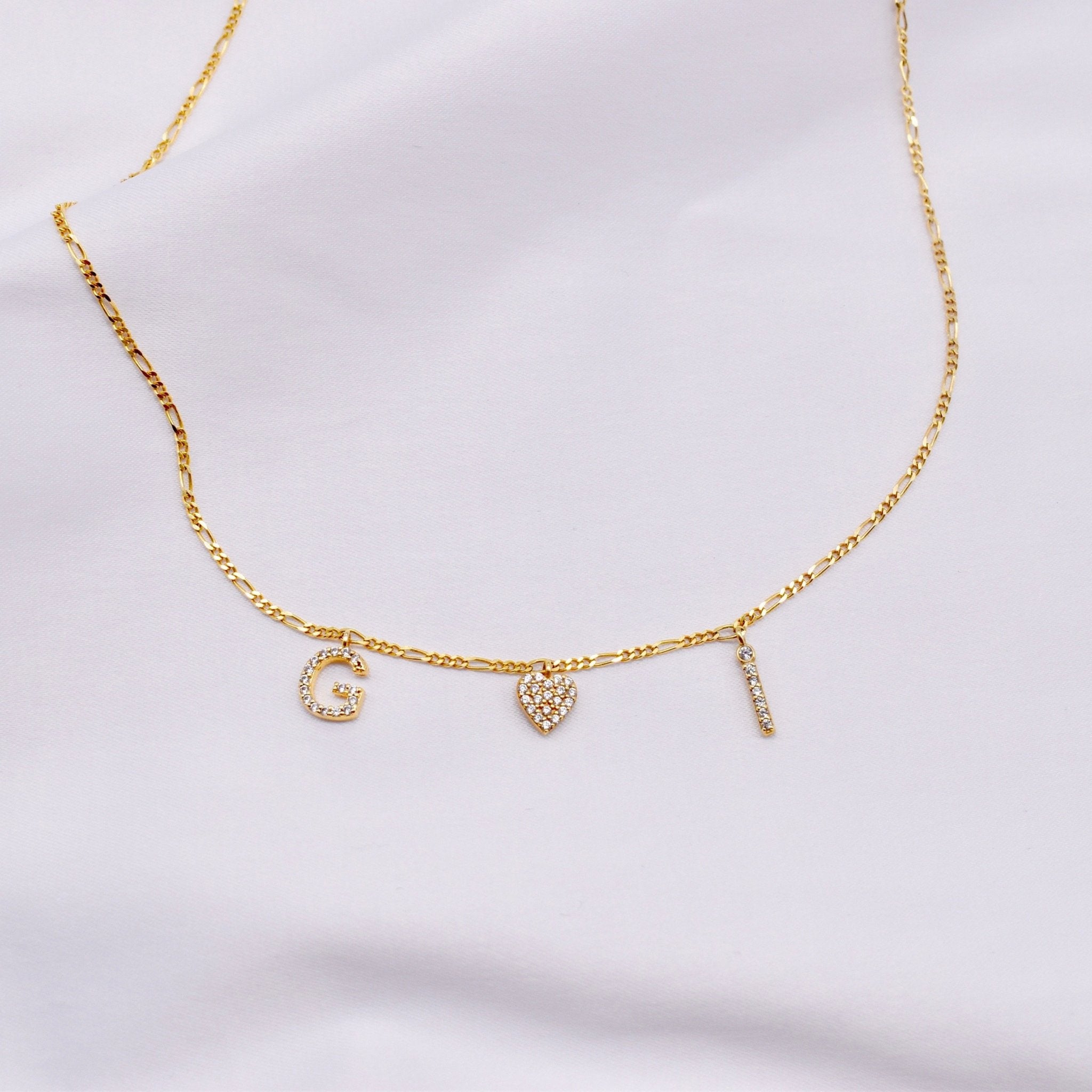 Buchstaben mit Herz - Tash Jeweler
