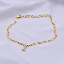 Lade das Bild in den Galerie-Viewer, Fußkette "Figaro" mit Buchstabe - SHAHDIA