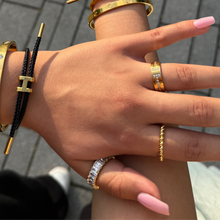 Lade das Bild in den Galerie-Viewer, Glam Ring
